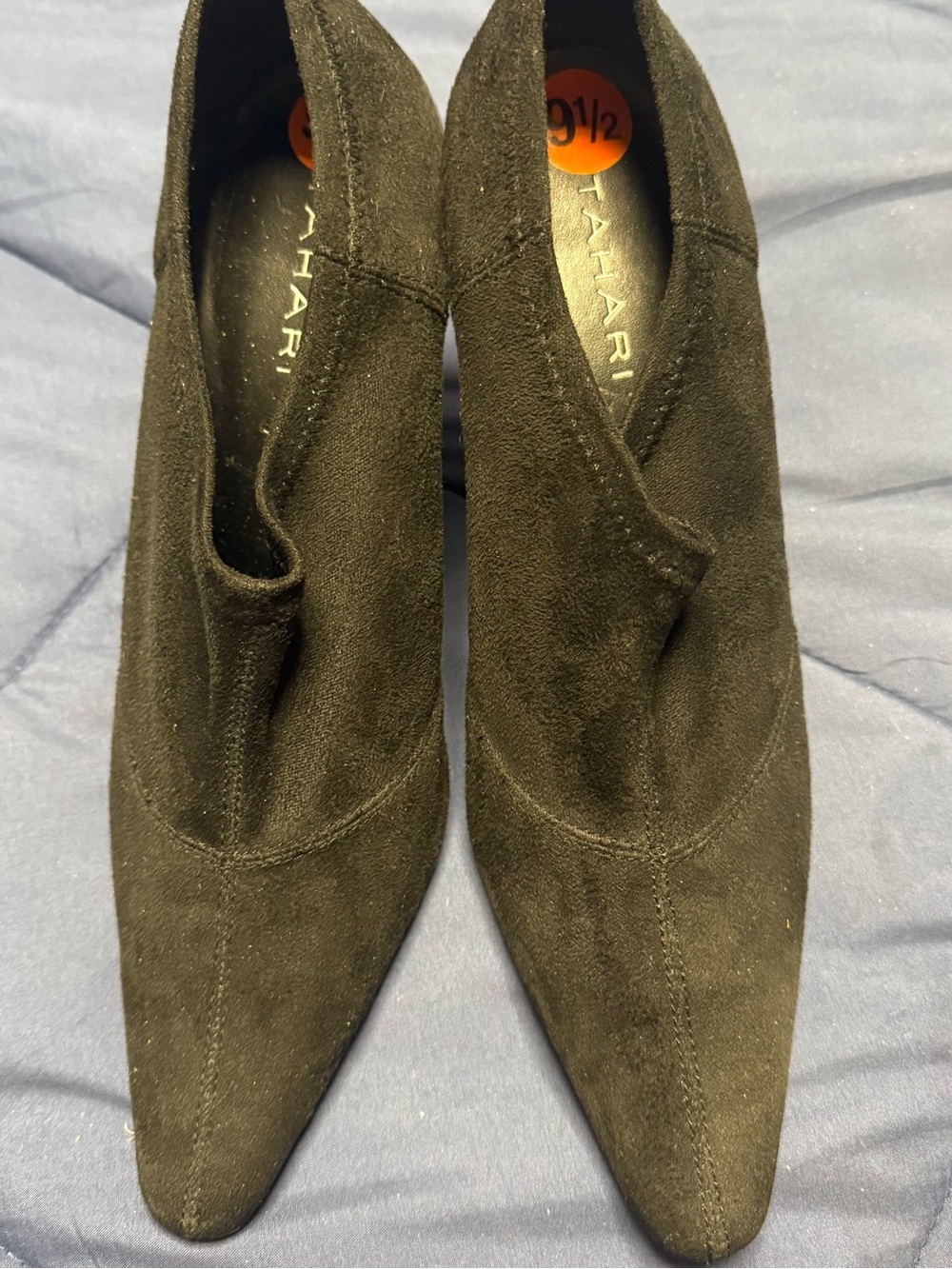 TAHARI  Black Suede Pointed Slip-On Shoes
